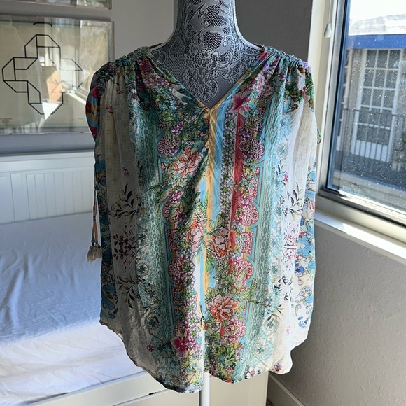 Johnny Was Gardenia Top Multi Color Short Sleeve V-Neck Silk Foral Blouse - Picture 12 of 12